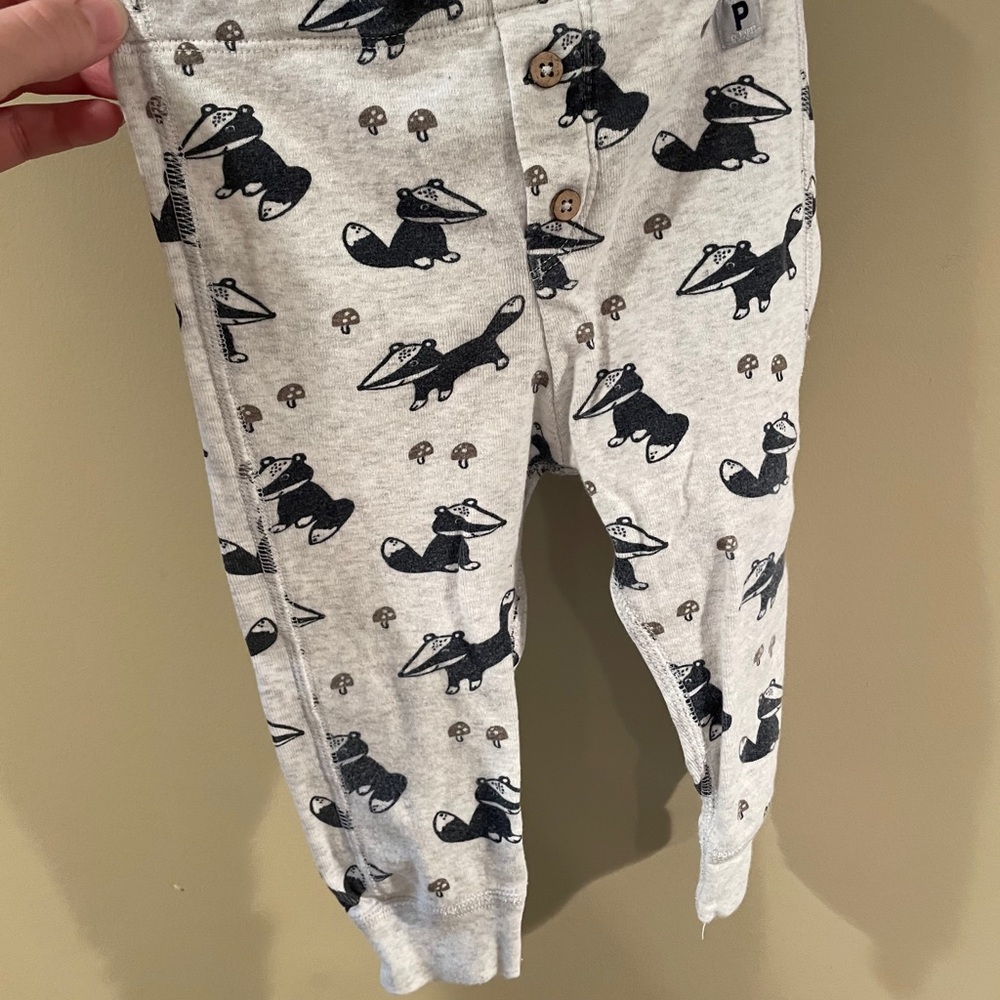 Badger 🦡 print Polarn O. Pyret 6-9 mo pants